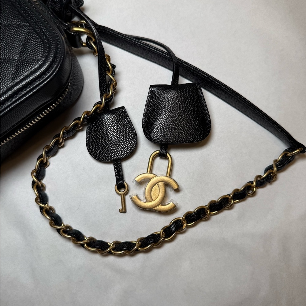 Chanel CC Vanity Case BlackCrossbody Bag with Gold Accents - Picture 16 of 16